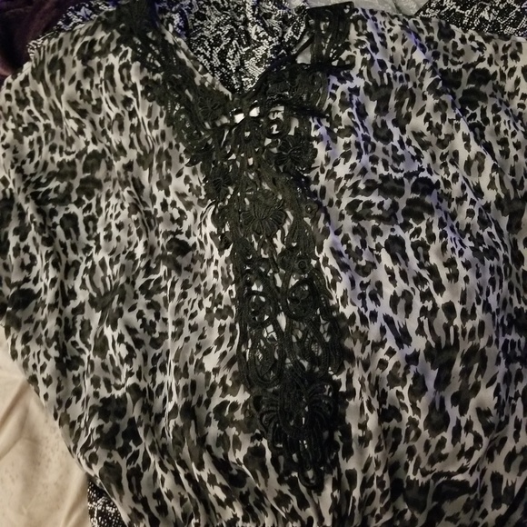 Top - Picture 2 of 2